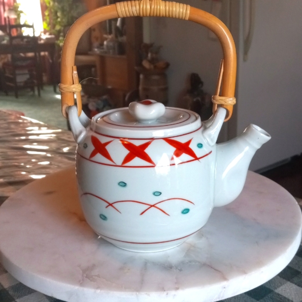Vintage Japanese ceramic teapot 🫖